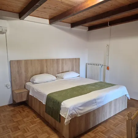 Apartma Nika Pobegi Exterior photo