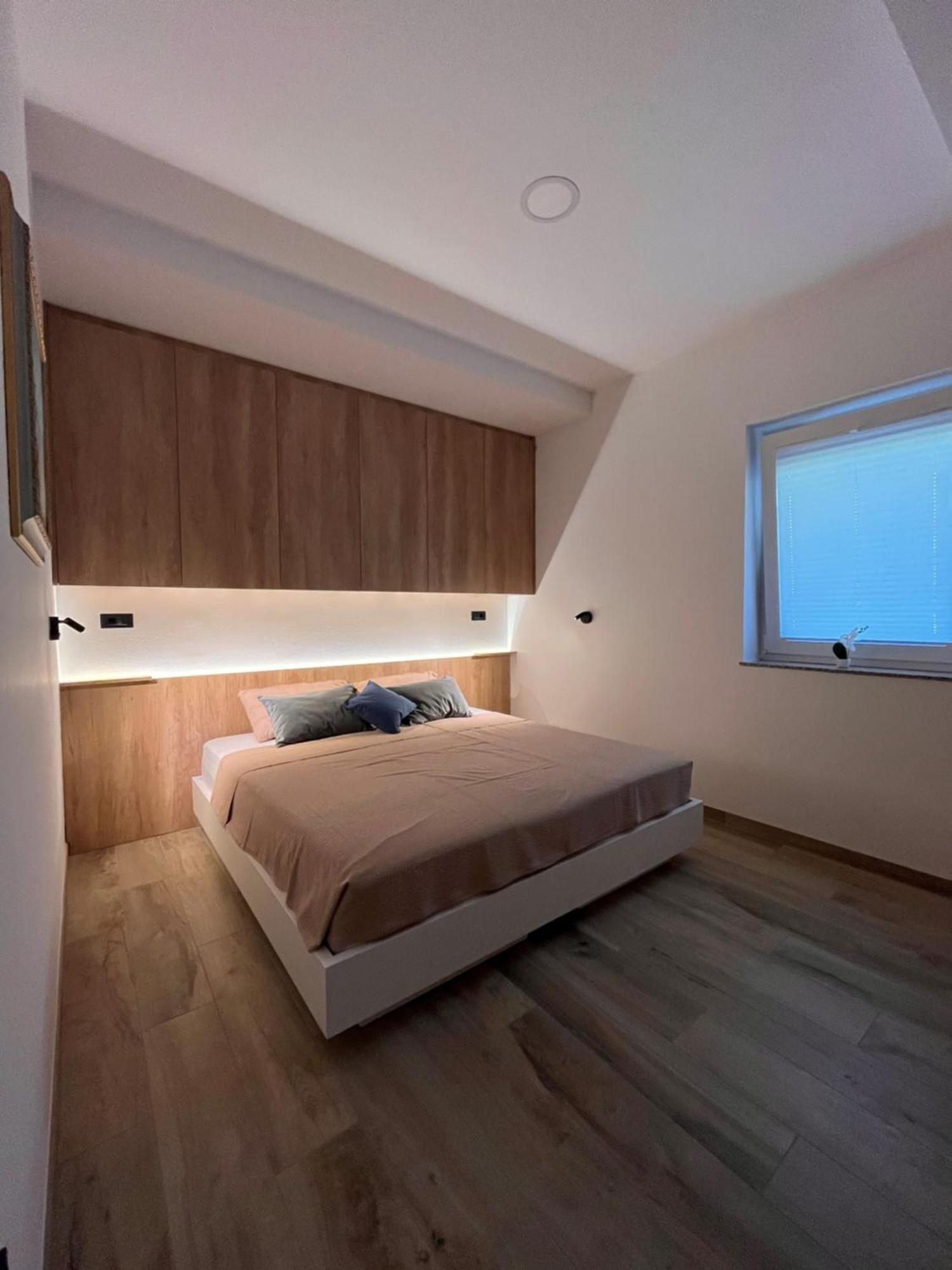 Apartma Nika *
