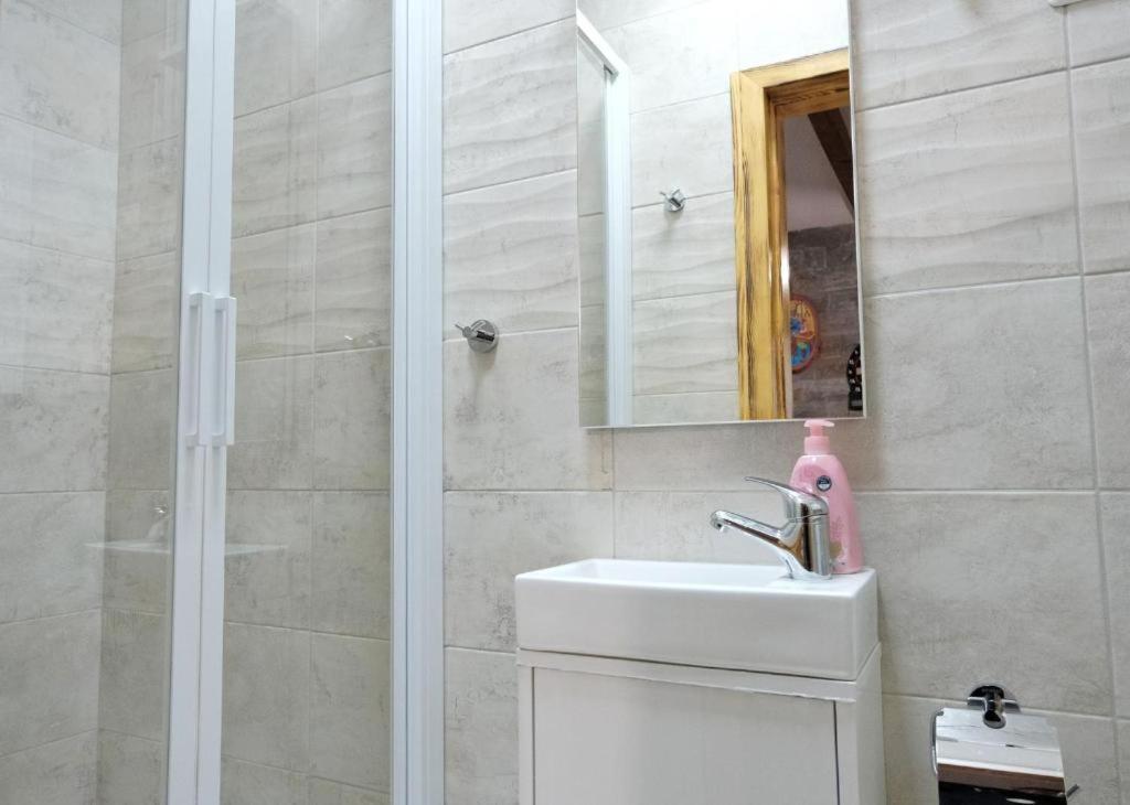 Apartma Nika *