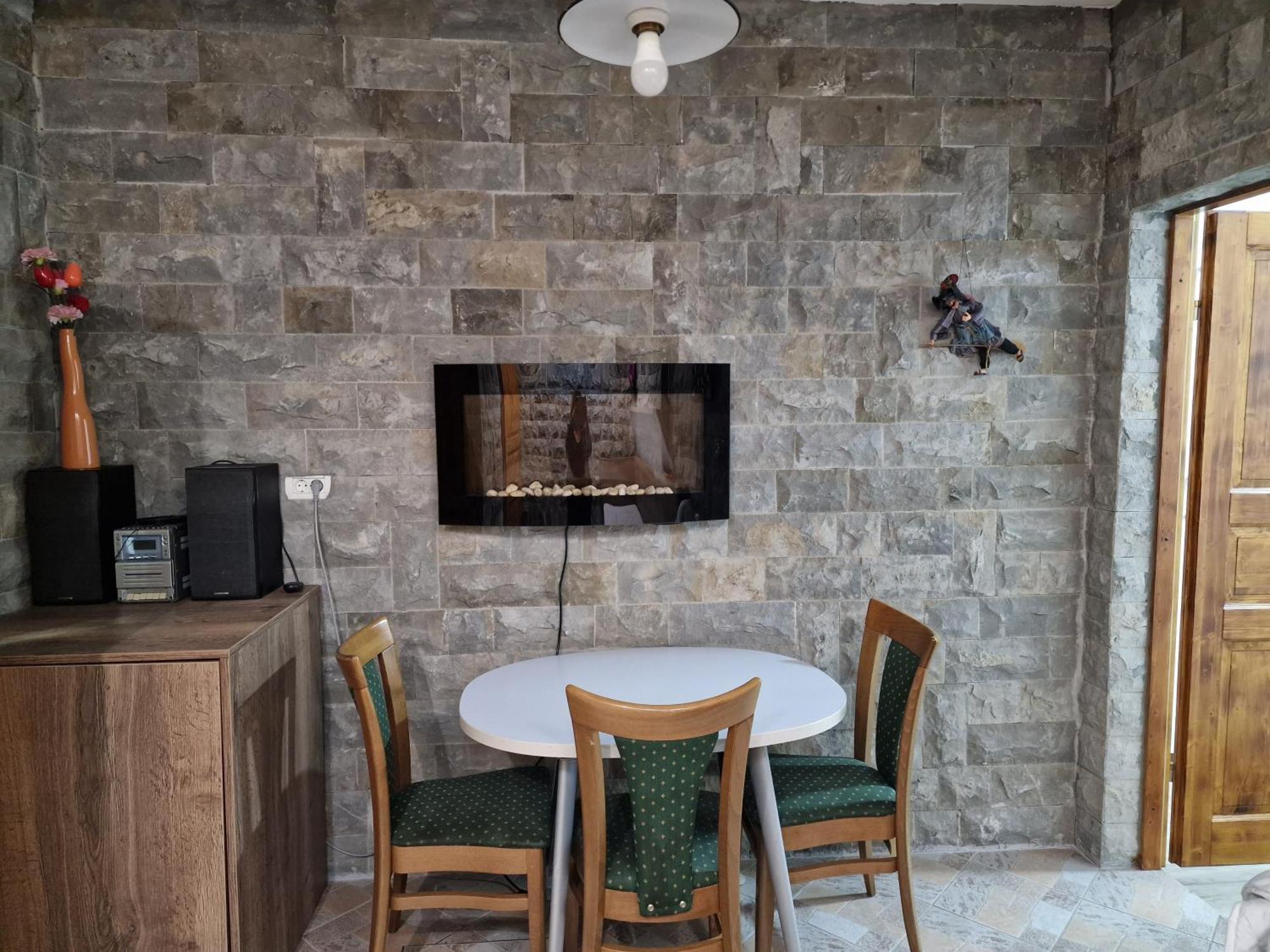 Apartma Nika *